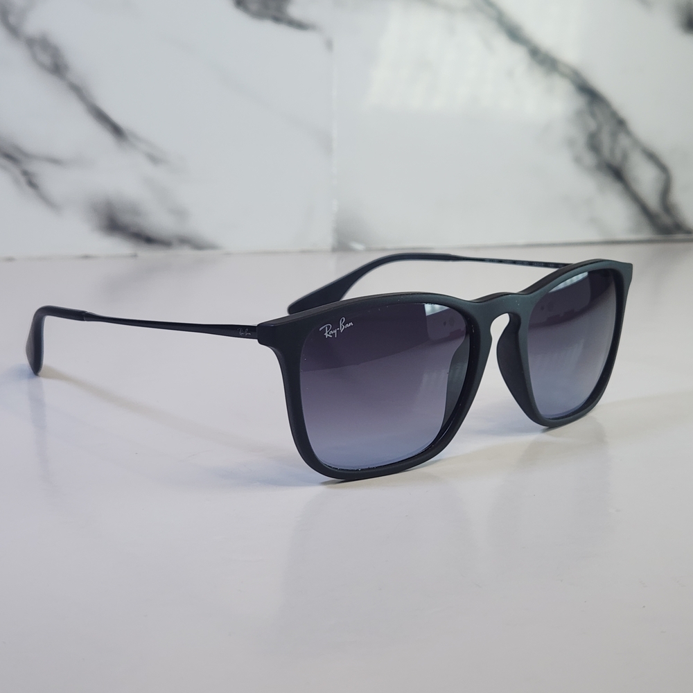 Ray-Ban Chris Sunglasses RB4186. Black Shades